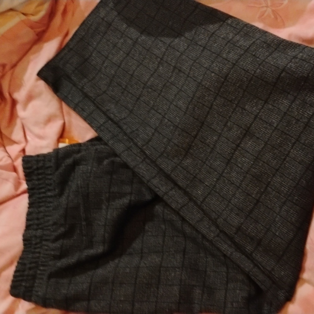 a new day grey/black checked Capri pants